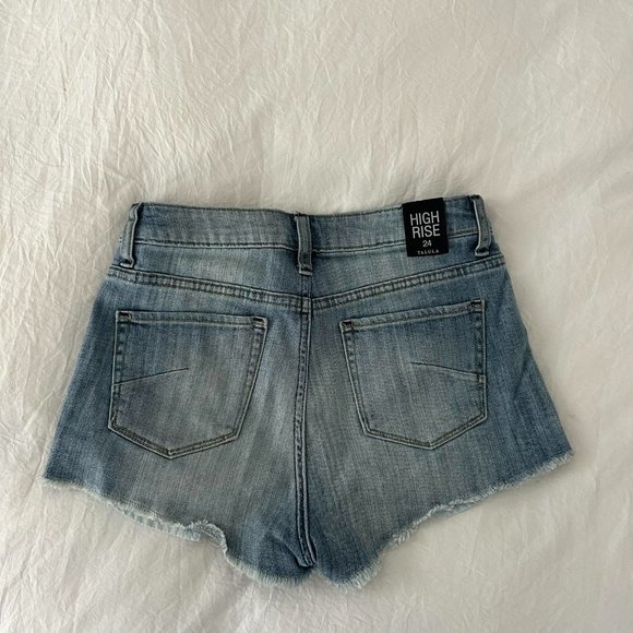 Aritzia Talula Okinawa High Rise Denim Short Size 24 - Picture 4 of 5